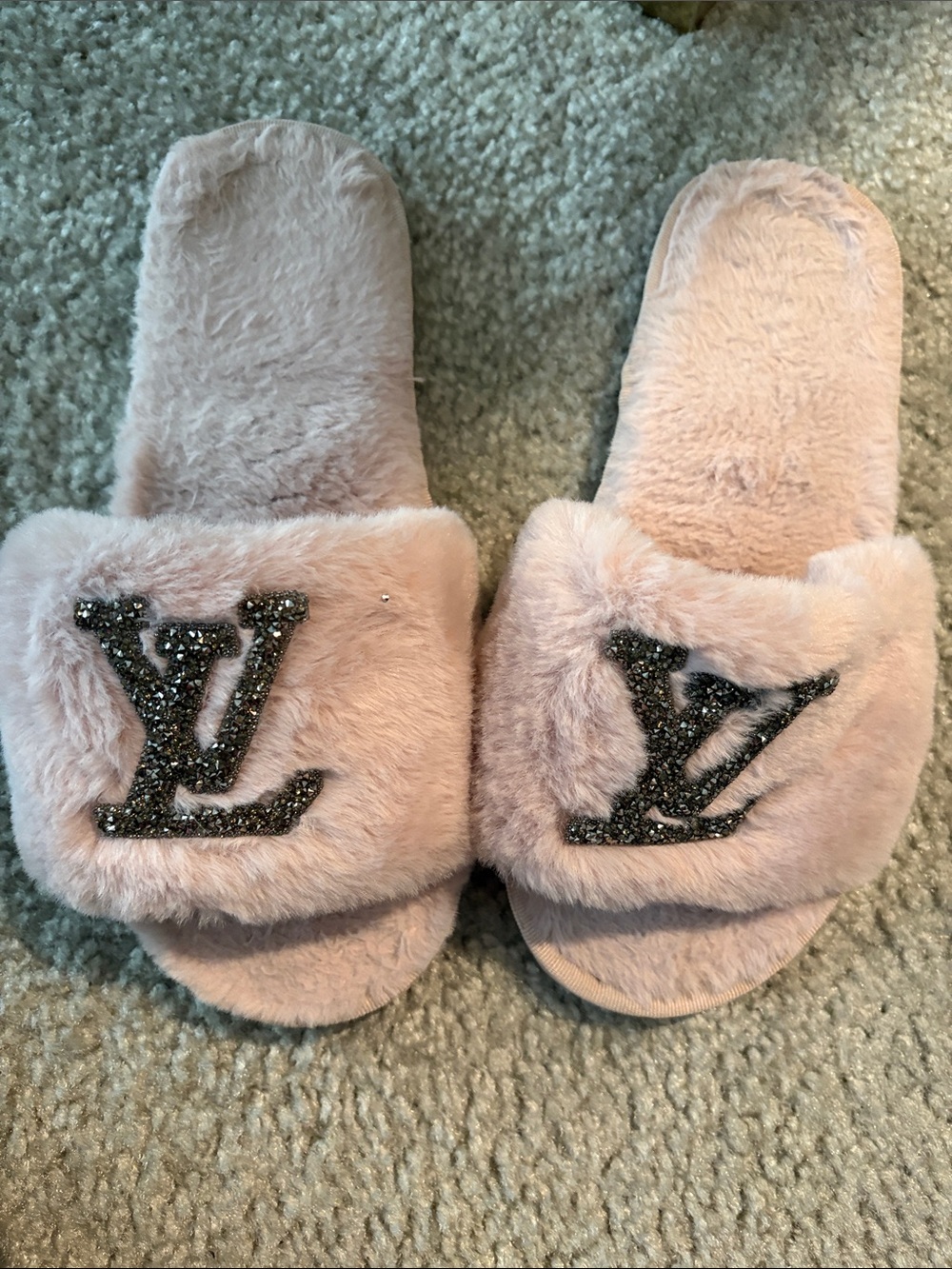 Pink fuzzy logo sparkle open toe slipppers